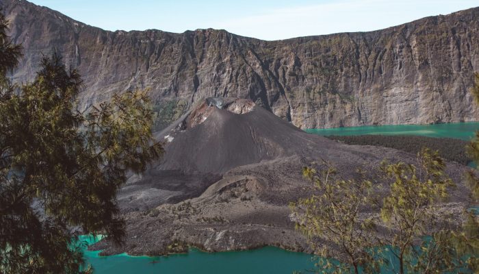 10 Destinasi Wisata Tersembunyi di Indonesia yang Harus Dikunjungi