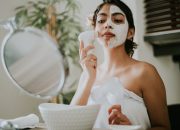 10 Produk Kecantikan yang Cocok untuk Merawat Kulit Tua