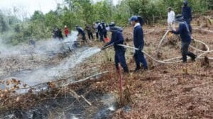 UPT Laboratorium Lahan Gambut–CIMTROP UPR Bersama Shabondama Soap  Jepang Mendemonstrasikan Pemadaman Kebakaran Gambut Berbasis Sabun