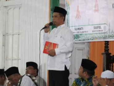 Wabup Katingan, Firdaus saat melaksanakan safari Ramadan di Masjid Al-Hikmah Mendawai, Kecamatan Mendawai.