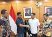 Fairid Naparin Resmi Dikukuhkan sebagai Bapak Program Genting Nasional Cegah Stunting