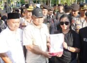 Peringati Hari Buruh, Pemprov Kalteng Terima Aspirasi Mahasiswa dan Buruh Soal Upah dan Perlindungan Kerja