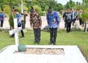 Tabur Bunga di TMP Sanaman Lampang, Gubernur Ajak Generasi Muda Teladani Semangat Pahlawan