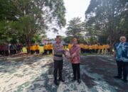 Universitas Palangka Raya Gelar Upacara Hardiknas, Rektor Bacakan Amanat Menteri dan Terima Buku Karya Wakapolda