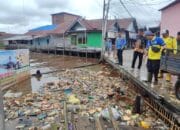 DLH Palangka Raya Bersihkan Sampah Sungai di Kawasan Puntun