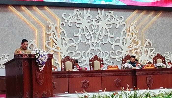 Pemprov Kalteng Sampaikan Jawaban Terkait Raperda Pertanggungjawaban APBD