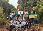 Tim Ekspedisi Berhasil Taklukkan Puncak Bukit Raya 2.278 Mdpl