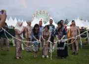 Festival Budaya Dahani Dahanai Resmi Warnai Hari Jadi Barsel