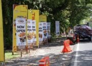 Satpol PP Tertibkan Puluhan Reklame Ilegal di Pusat Kota