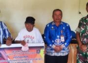 TNI Bantu Pastikan Penyaluran BLT di Desa Mendawai Tepat Sasaran