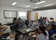 Dosen UPR Latih Guru Fisika Rakit Alat Praktikum Digital