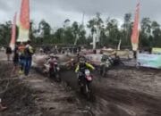 Ribuan Penonton Saksikan Kejurprov Grasstrack Bupati Cup di Barsel