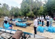 Restocking Ikan Lokal Perkuat Ketahanan Pangan Perairan Palangka Raya
