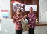 Anggota DPD RI Teras Narang Kunjungi OJK Kalimantan Tengah