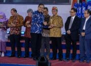 Rektor UPR Raih Penghargaan Nasional Alumni IPB 2025