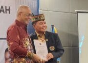 Gubernur Kalteng Agustiar Sabran Terima Anugerah Anggota Kehormatan PWI