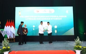 OJK Bersama PBNU Edukasi Santri Darunnajah Soal Keuangan Syariah