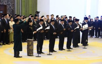 Tujuh Komisioner OJK Resmi Dilantik, Perkuat Stabilitas Keuangan Nasional