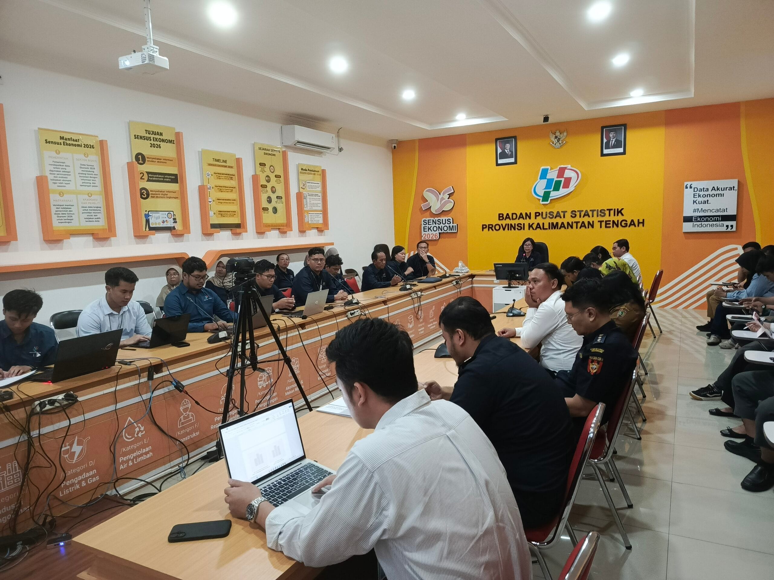 FOTO Ist.: Kepala BPS Provinsi Kalimantan Tengah Agnes Widiastuti, S.Si., ME, dalam kegiatan Release Berita Resmi Statistik di kantor BPS Kalteng, Senin (02/03/2026) siang.