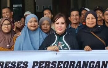 Serap Aspirasi di Gunung Mas, Faridawaty Catat Kebutuhan PJU, Jalan Desa hingga Drainase