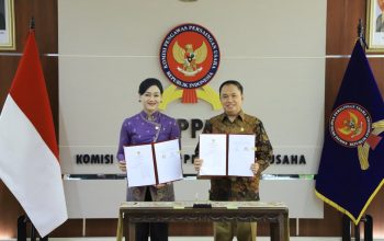 OJK Bersama KPPU Teken Kesepahaman Perkuat Pengawasan Sektor Keuangan Nasional
