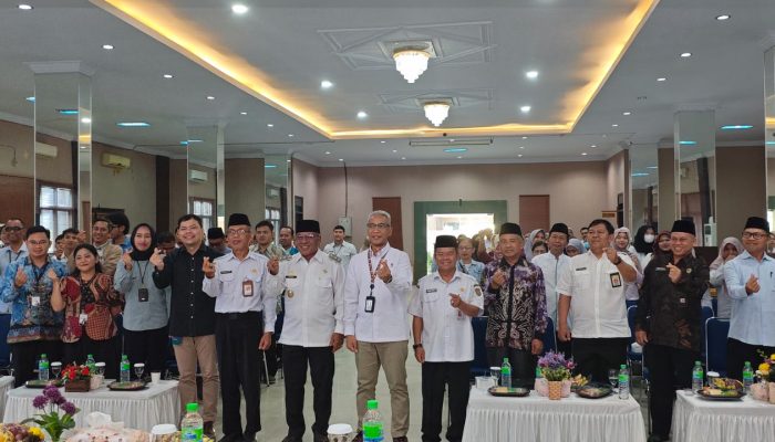 OJK dan BEI Perkuat Literasi Pasar Modal Masyarakat di Kotawaringin Barat