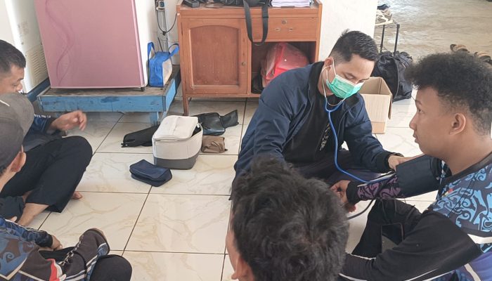 Personel Damkarhutla Dishut Kalteng Jalani Pemeriksaan Kesehatan Berkala