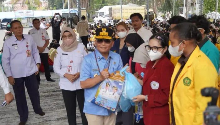Pemprov Kalteng Salurkan Bantuan Pangan untuk 3.500 Mahasiswa