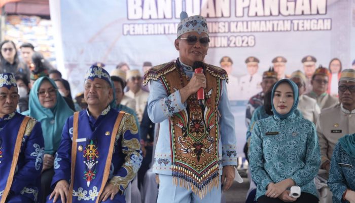 Gubernur Kalteng Agustiar Sabran Pastikan Bantuan Sembako Tepat Sasaran