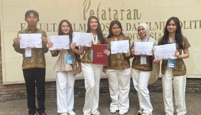 Kearifan Lokal Jadi Jalan Prestasi, Enam Murid SMAN 2 Palangka Raya Raih Medali Perak Internasional